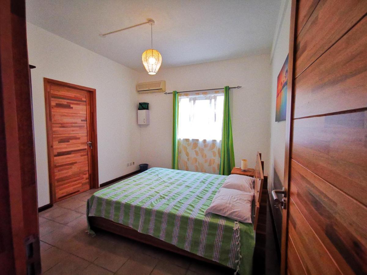 Oceanside Licenced Tourist Residence Flic-en-Flacq エクステリア 写真