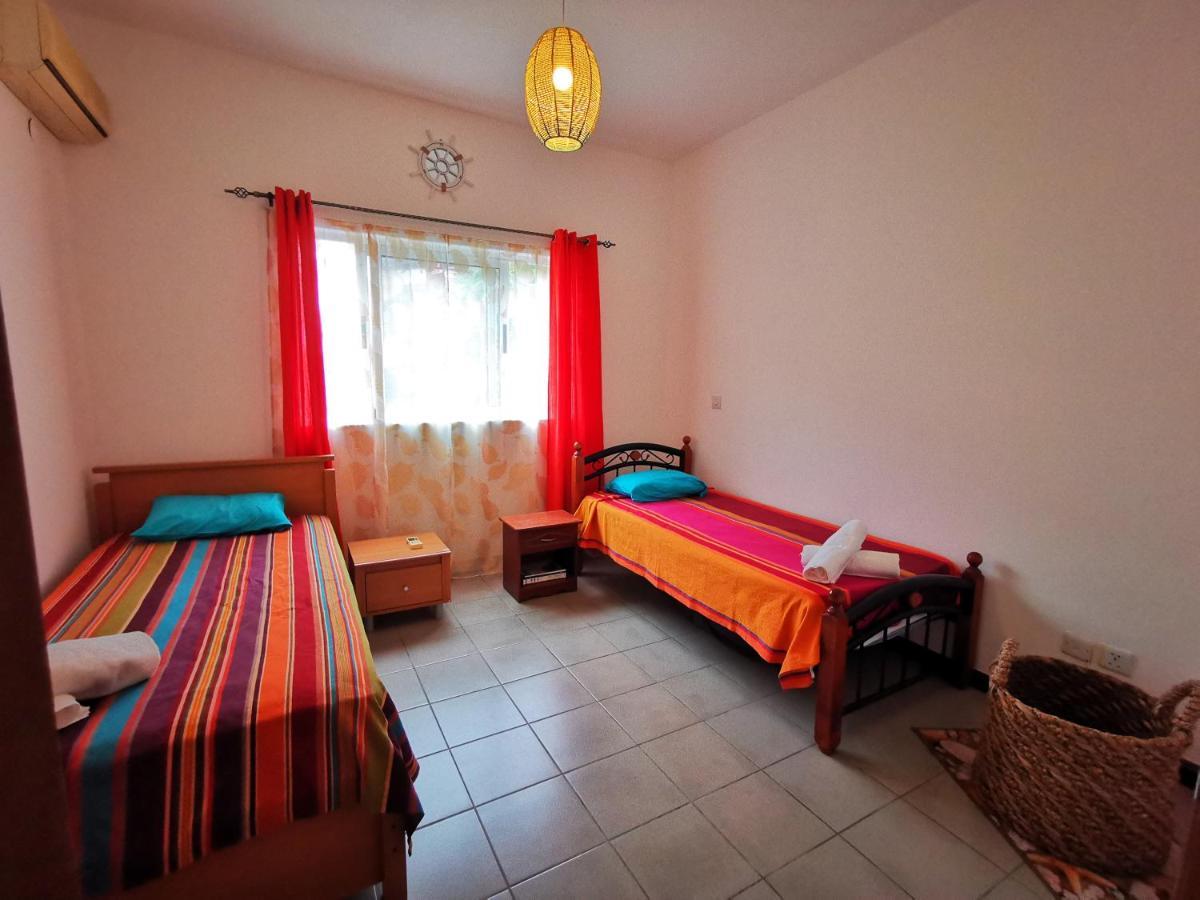 Oceanside Licenced Tourist Residence Flic-en-Flacq エクステリア 写真
