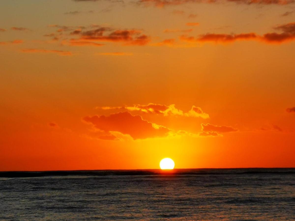 Oceanside Licenced Tourist Residence Flic-en-Flacq エクステリア 写真
