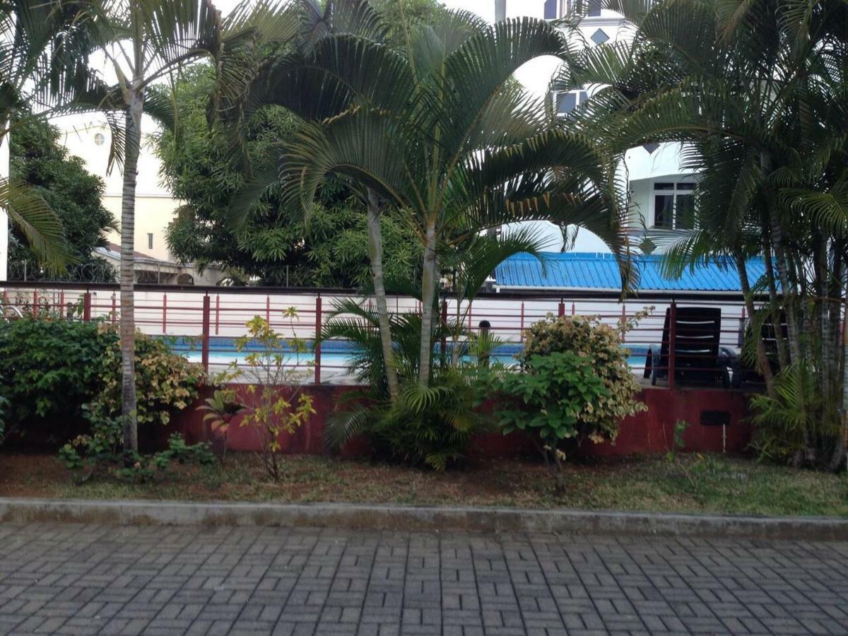 Oceanside Licenced Tourist Residence Flic-en-Flacq エクステリア 写真
