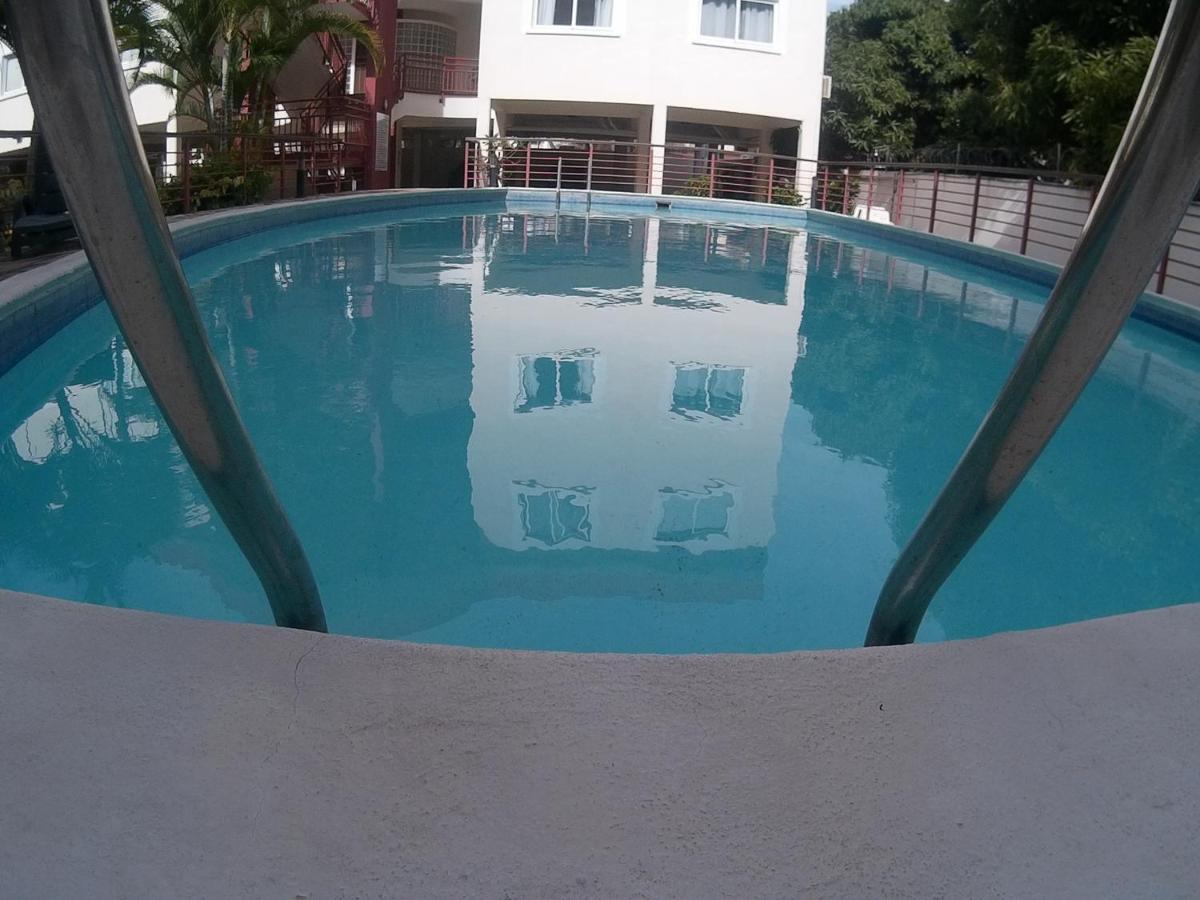 Oceanside Licenced Tourist Residence Flic-en-Flacq エクステリア 写真