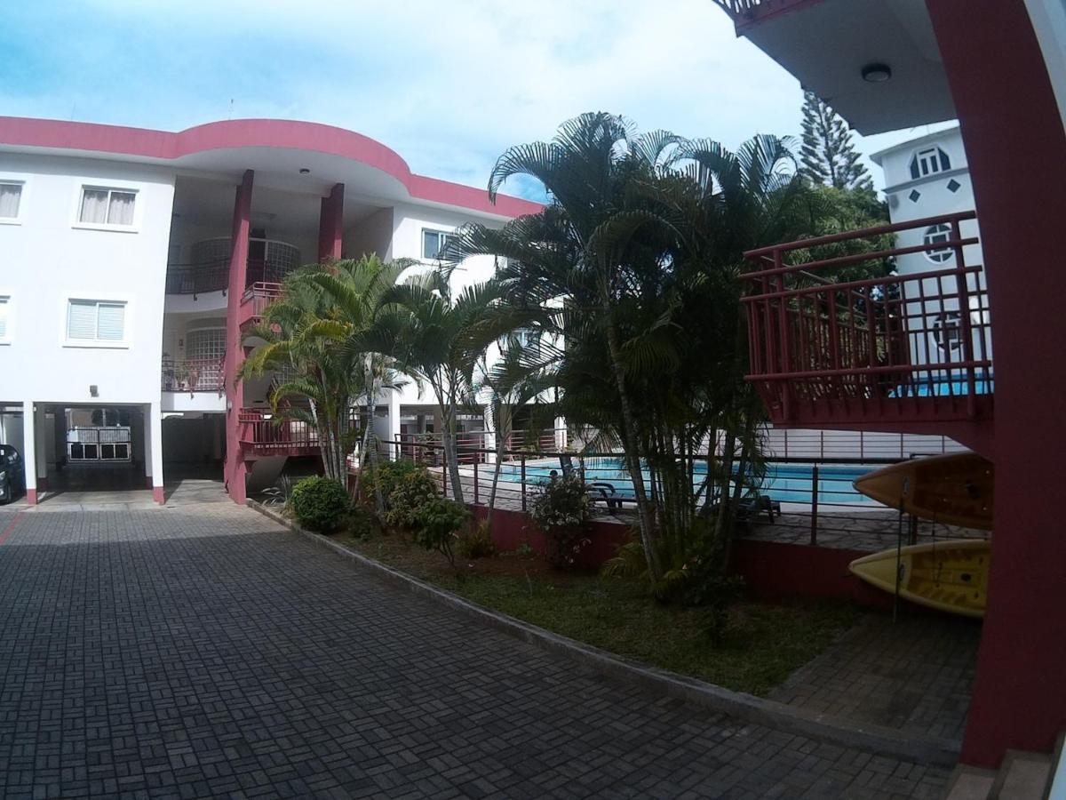 Oceanside Licenced Tourist Residence Flic-en-Flacq エクステリア 写真